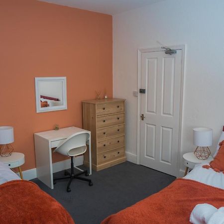 The Private Villa, Northampton Centre, 9 Beds, 5 Bedrooms, Sleeps 12 Exteriér fotografie