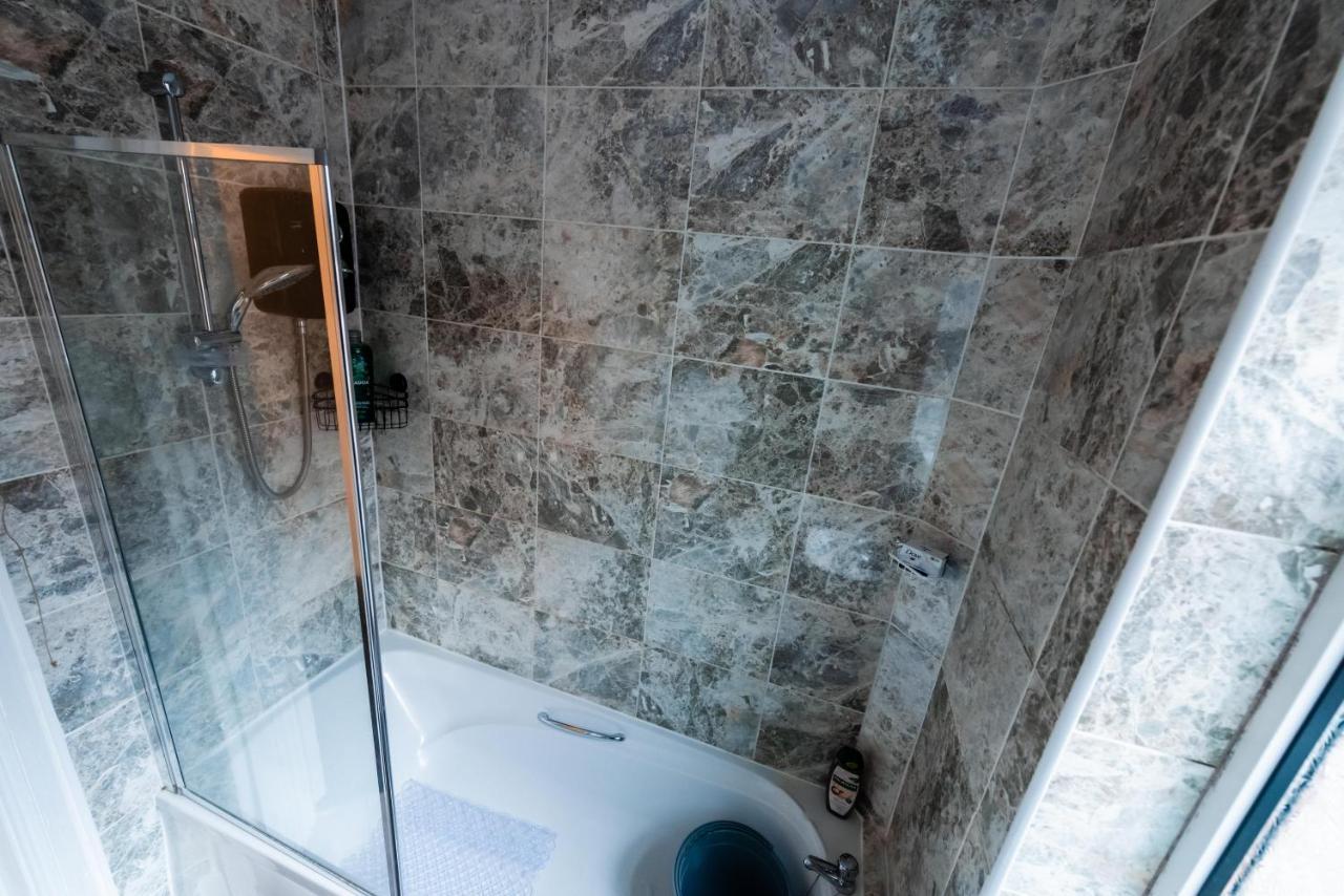 The Private Villa, Northampton Centre, 9 Beds, 5 Bedrooms, Sleeps 12 Exteriér fotografie