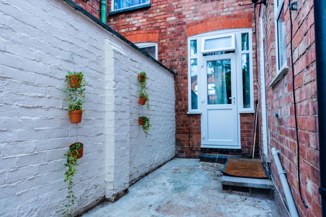 The Private Villa, Northampton Centre, 9 Beds, 5 Bedrooms, Sleeps 12 Exteriér fotografie
