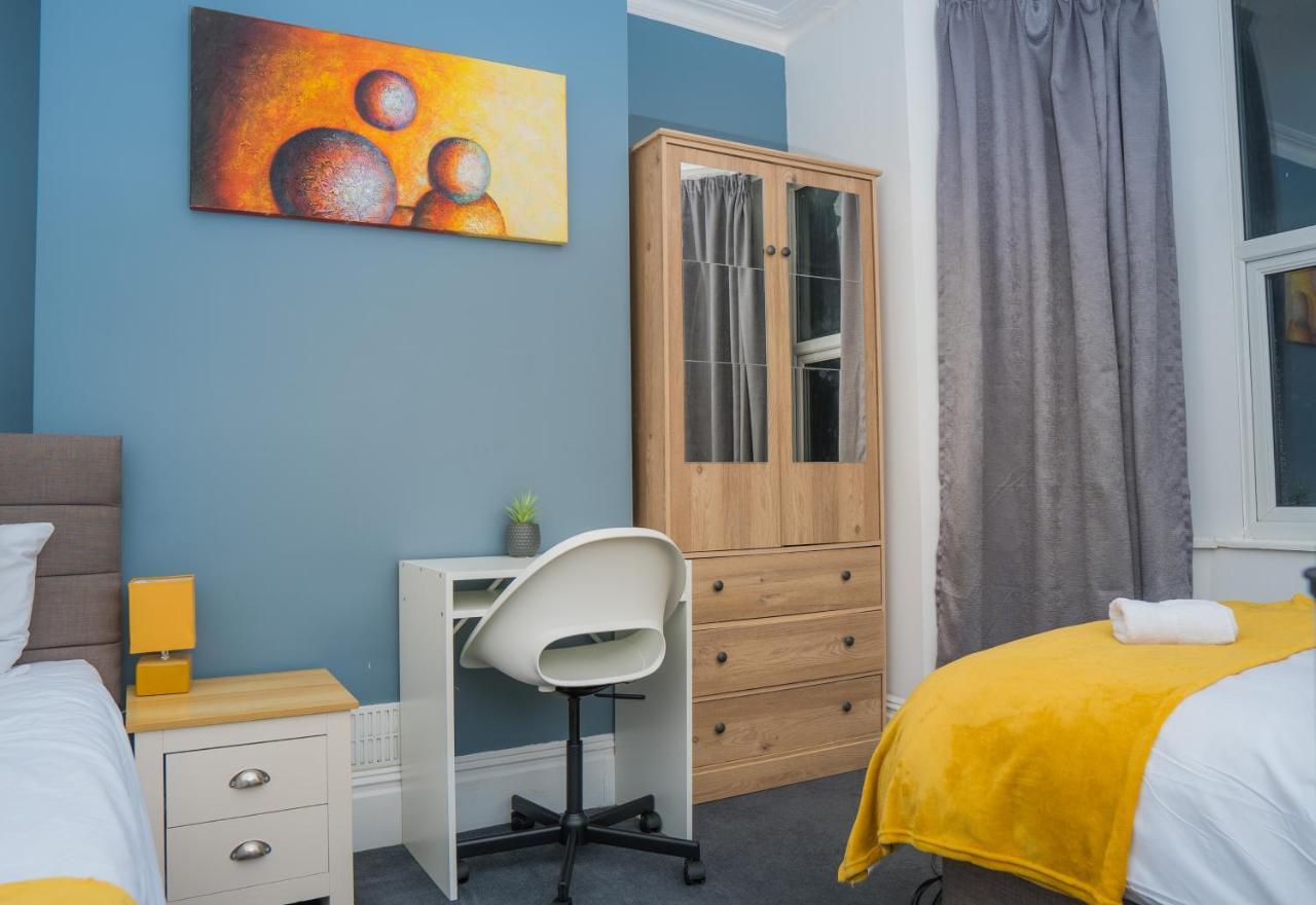 The Private Villa, Northampton Centre, 9 Beds, 5 Bedrooms, Sleeps 12 Exteriér fotografie
