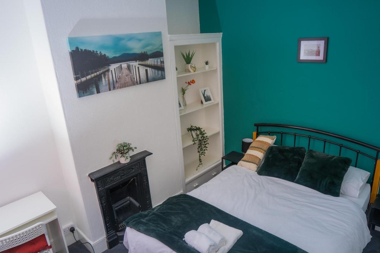 The Private Villa, Northampton Centre, 9 Beds, 5 Bedrooms, Sleeps 12 Exteriér fotografie