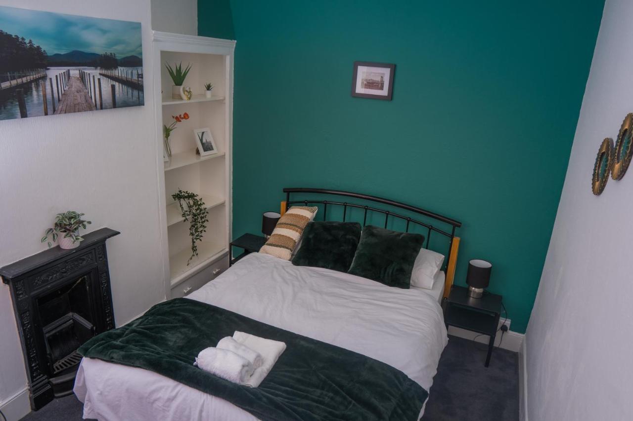 The Private Villa, Northampton Centre, 9 Beds, 5 Bedrooms, Sleeps 12 Exteriér fotografie