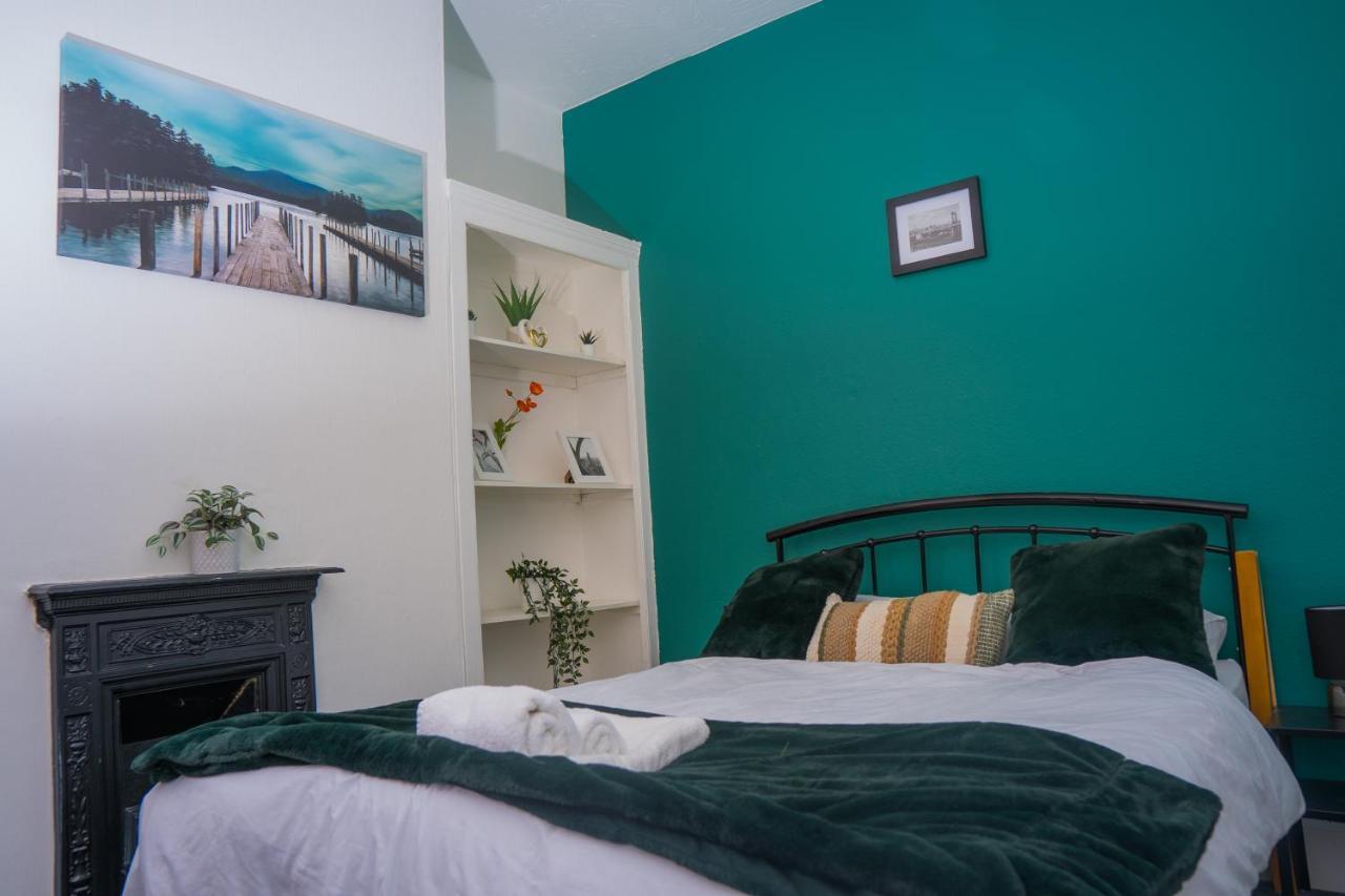 The Private Villa, Northampton Centre, 9 Beds, 5 Bedrooms, Sleeps 12 Exteriér fotografie