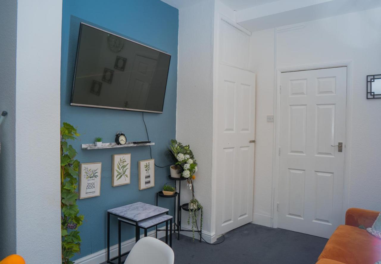 The Private Villa, Northampton Centre, 9 Beds, 5 Bedrooms, Sleeps 12 Exteriér fotografie